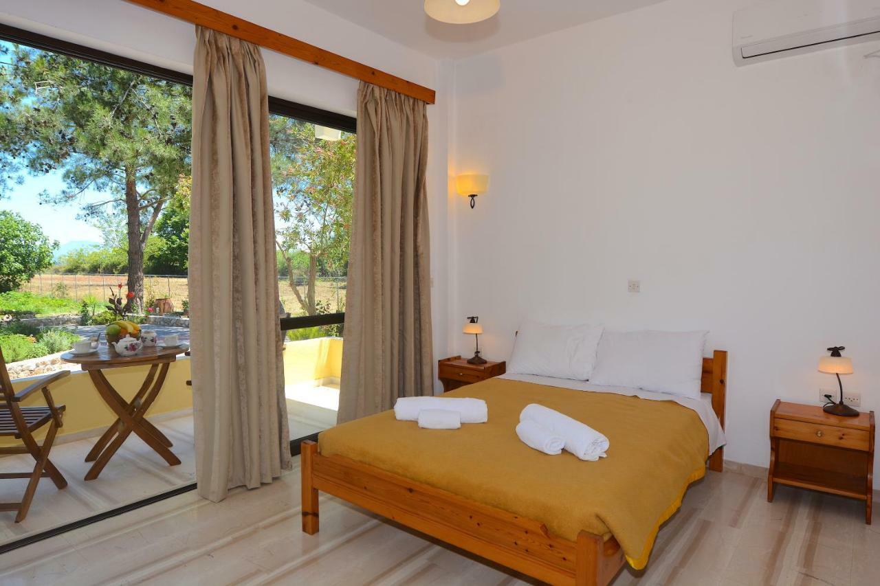 Alexandra Apartments Melíkia Kültér fotó