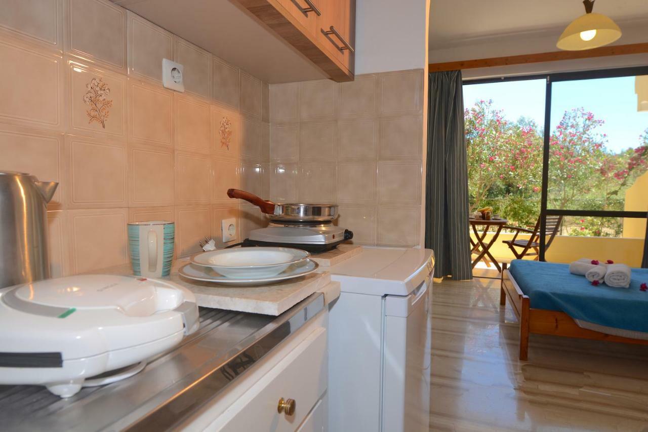 Alexandra Apartments Melíkia Kültér fotó