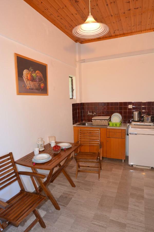 Alexandra Apartments Melíkia Kültér fotó